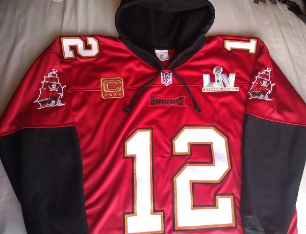 Men's Tampa Bay Buccaneers #12 Tom Brady Red Super Bowl LV With C Patch Pullover Hoodie